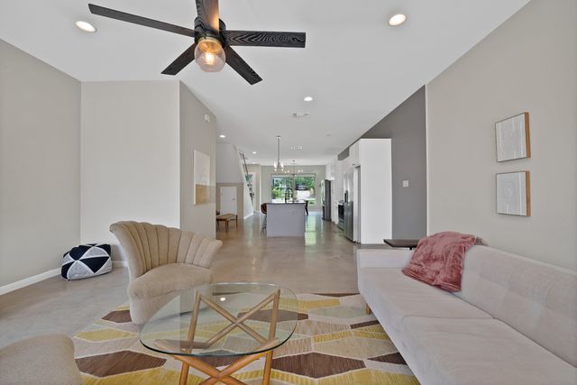 4633 Calmont Avenue, Fort Worth, TX 76107