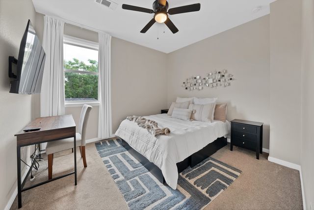 4633 Calmont Avenue, Fort Worth, TX 76107