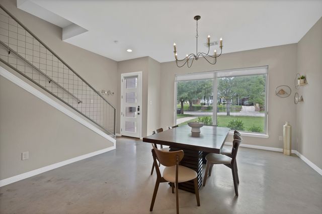 4633 Calmont Avenue, Fort Worth, TX 76107