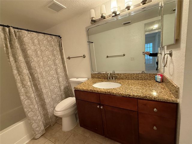 5120 CONROY ROAD 523, Orlando, FL 32811