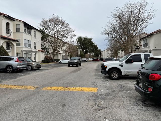 5120 CONROY ROAD 523, Orlando, FL 32811