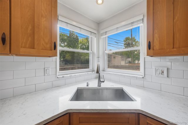 236 Englewood Avenue, Royal Oak, MI 48073