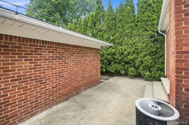 236 Englewood Avenue, Royal Oak, MI 48073