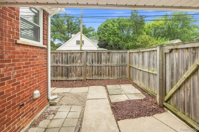 236 Englewood Avenue, Royal Oak, MI 48073