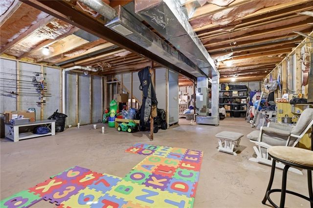 315 NE 4th Terrace, Oak Grove, MO 64075