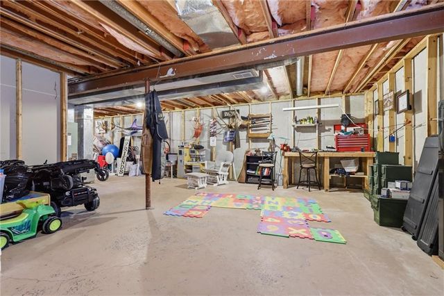 315 NE 4th Terrace, Oak Grove, MO 64075