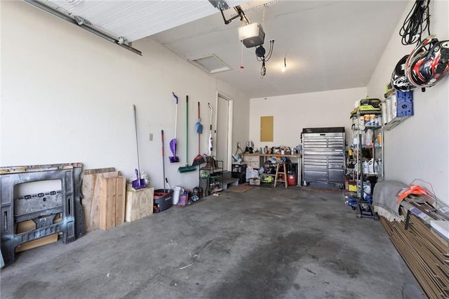 315 NE 4th Terrace, Oak Grove, MO 64075