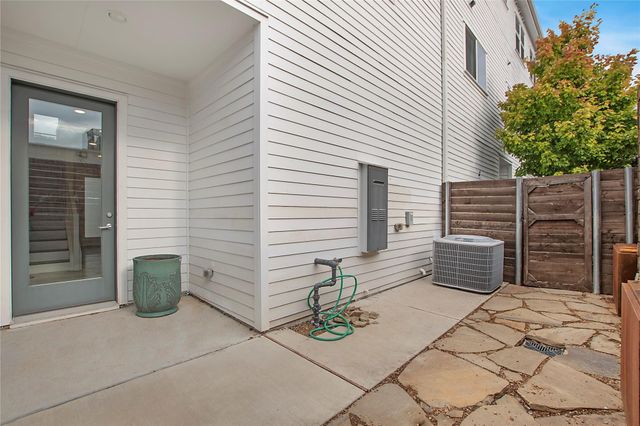 9060 Corsair Place, Dallas, TX 75218