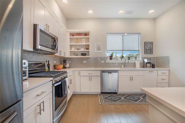 9060 Corsair Place, Dallas, TX 75218