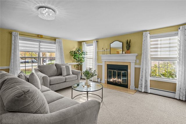 15 Nipmuc Trail A, North Providence, RI 02904