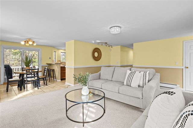 15 Nipmuc Trail A, North Providence, RI 02904