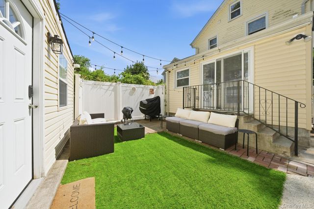 89 Harbor Road, Port Washington, NY 11050