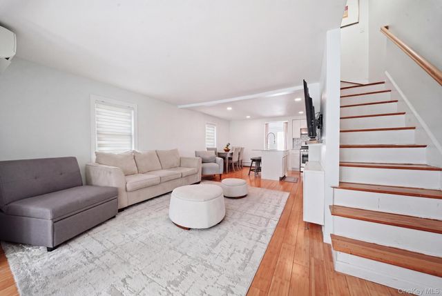 89 Harbor Road, Port Washington, NY 11050