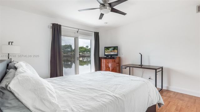 4081 NE 14th Ave, Oakland Park, FL 33334