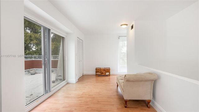 4081 NE 14th Ave, Oakland Park, FL 33334