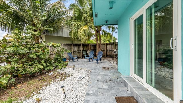 4081 NE 14th Ave, Oakland Park, FL 33334