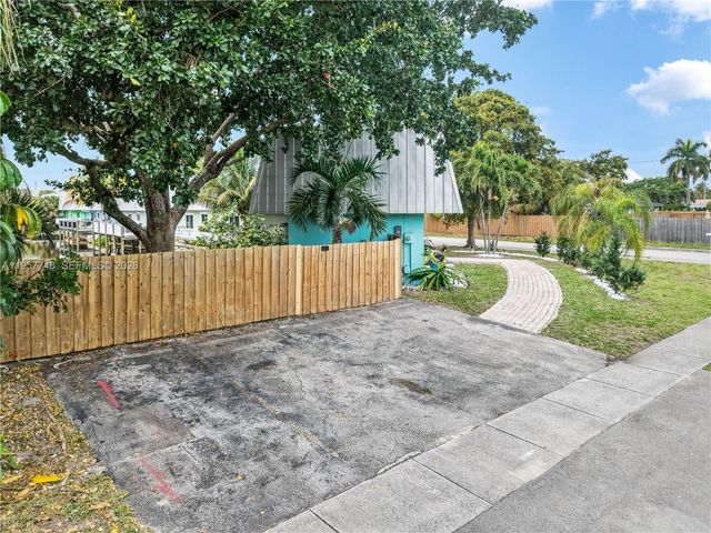 4081 NE 14th Ave, Oakland Park, FL 33334