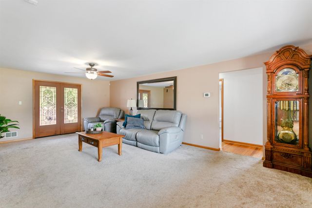6900 W Hollywood, Wichita, KS 67215