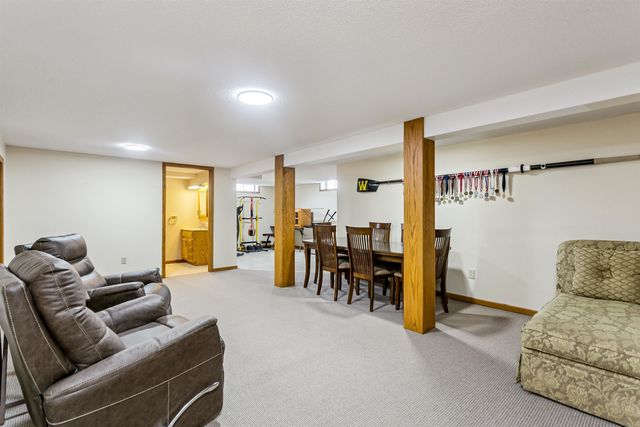 6900 W Hollywood, Wichita, KS 67215
