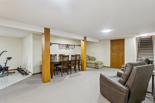 6900 W Hollywood, Wichita, KS 67215