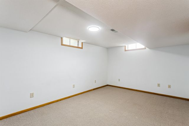 6900 W Hollywood, Wichita, KS 67215