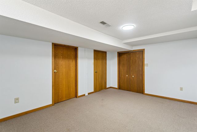 6900 W Hollywood, Wichita, KS 67215