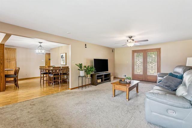 6900 W Hollywood, Wichita, KS 67215