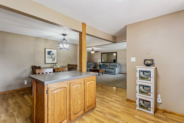 6900 W Hollywood, Wichita, KS 67215