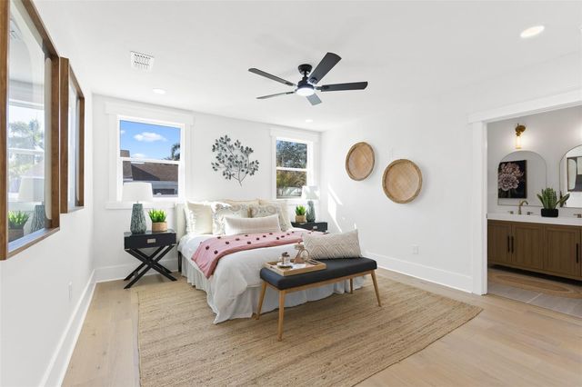 1610 15TH STREET N, St Petersburg, FL 33704