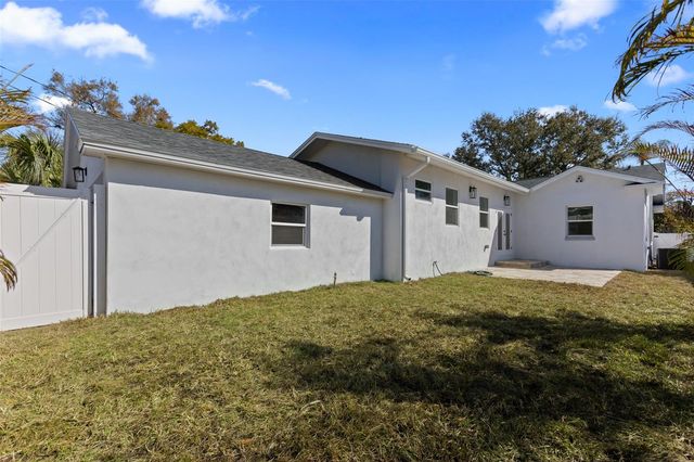 1610 15TH STREET N, St Petersburg, FL 33704