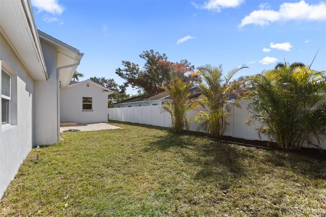 1610 15TH STREET N, St Petersburg, FL 33704