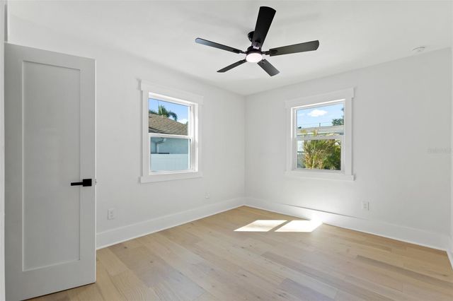 1610 15TH STREET N, St Petersburg, FL 33704