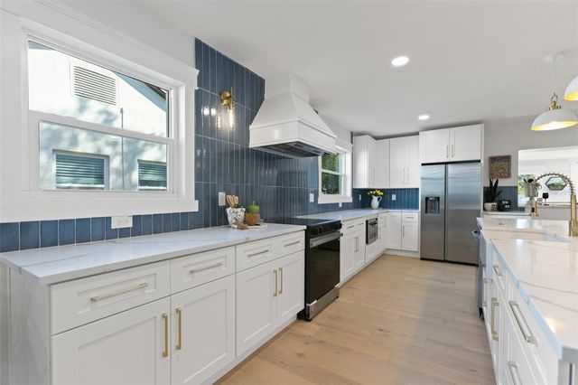 1610 15TH STREET N, St Petersburg, FL 33704