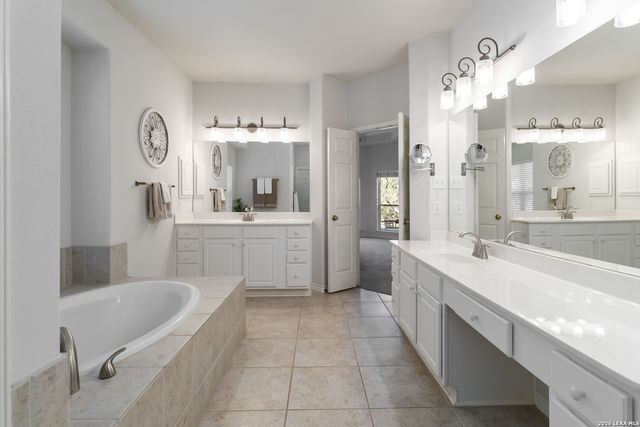 26022 Silver Cloud, San Antonio, TX 78260