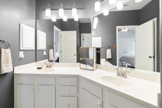 26022 Silver Cloud, San Antonio, TX 78260