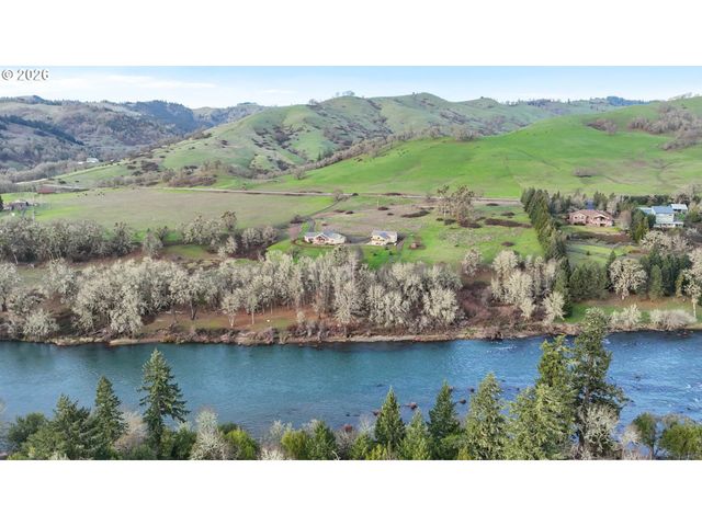 230 ANDERSON Ln, Roseburg, OR 97470