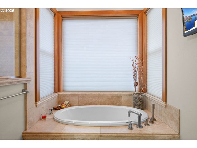 230 ANDERSON Ln, Roseburg, OR 97470