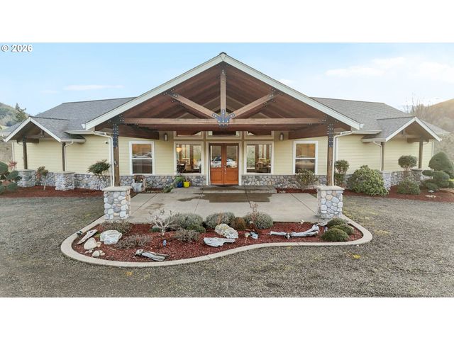 230 ANDERSON Ln, Roseburg, OR 97470