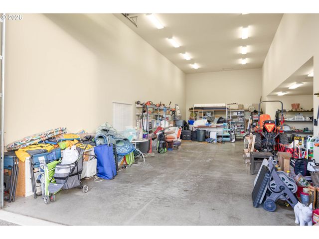 230 ANDERSON Ln, Roseburg, OR 97470