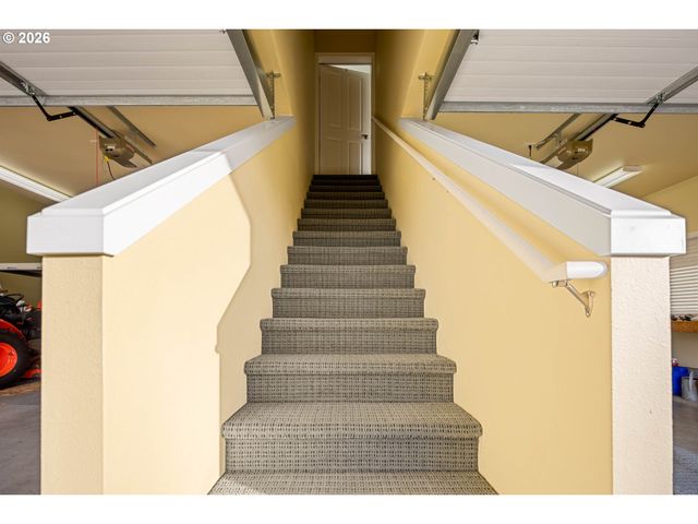 230 ANDERSON Ln, Roseburg, OR 97470