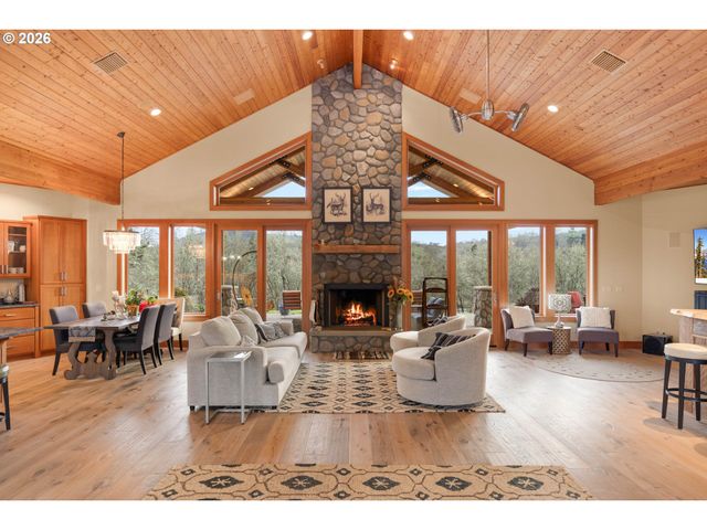 230 ANDERSON Ln, Roseburg, OR 97470