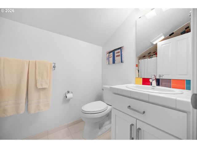 230 ANDERSON Ln, Roseburg, OR 97470