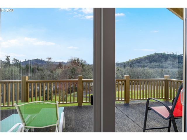 230 ANDERSON Ln, Roseburg, OR 97470