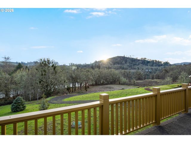 230 ANDERSON Ln, Roseburg, OR 97470