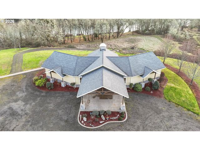 230 ANDERSON Ln, Roseburg, OR 97470