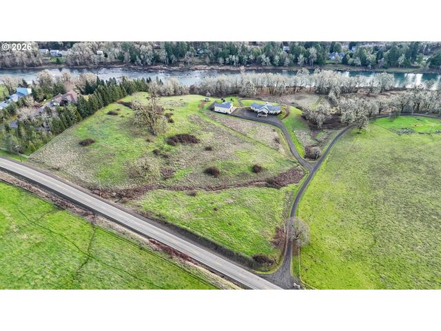 230 ANDERSON Ln, Roseburg, OR 97470