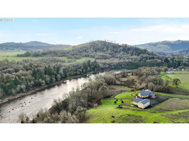230 ANDERSON Ln, Roseburg, OR 97470
