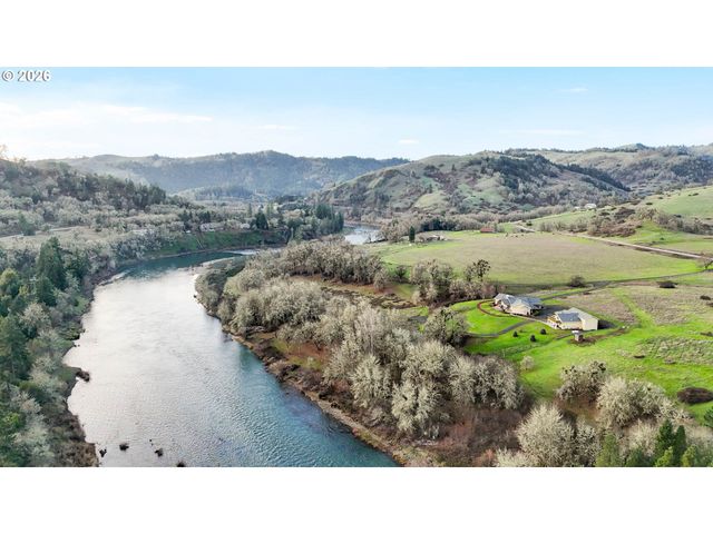 230 ANDERSON Ln, Roseburg, OR 97470