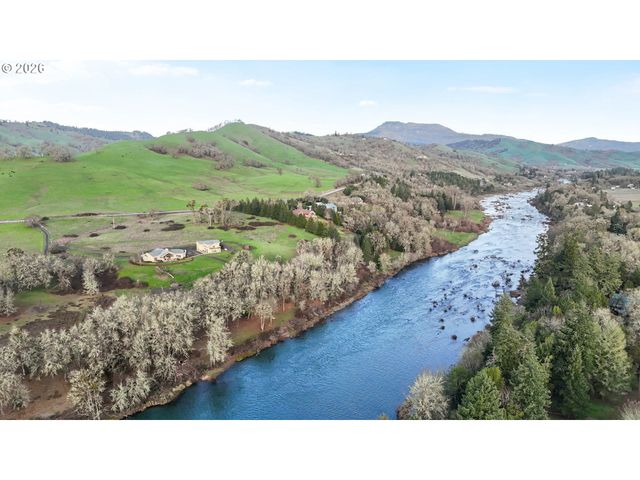230 ANDERSON Ln, Roseburg, OR 97470