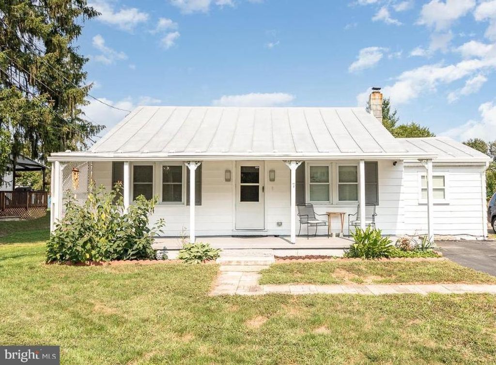 7 ORANGE STREET, Mount Holly Springs, PA 17065